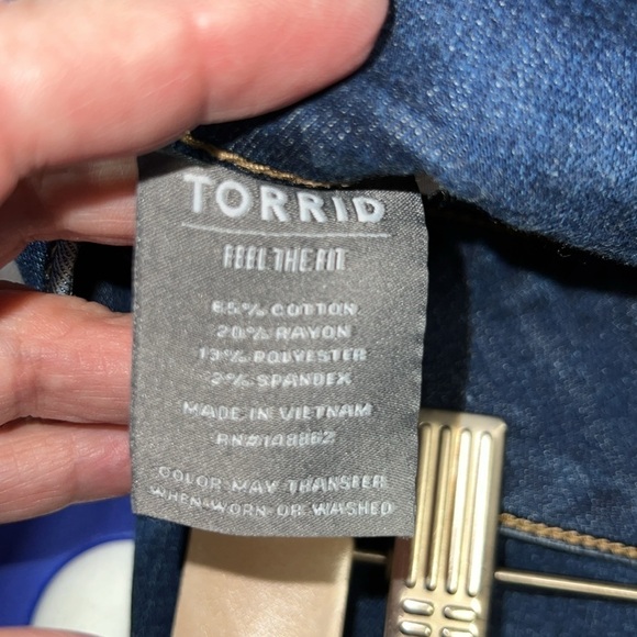 Torrid distressed denim jeggings. Size 20. EUC. - Picture 6 of 7